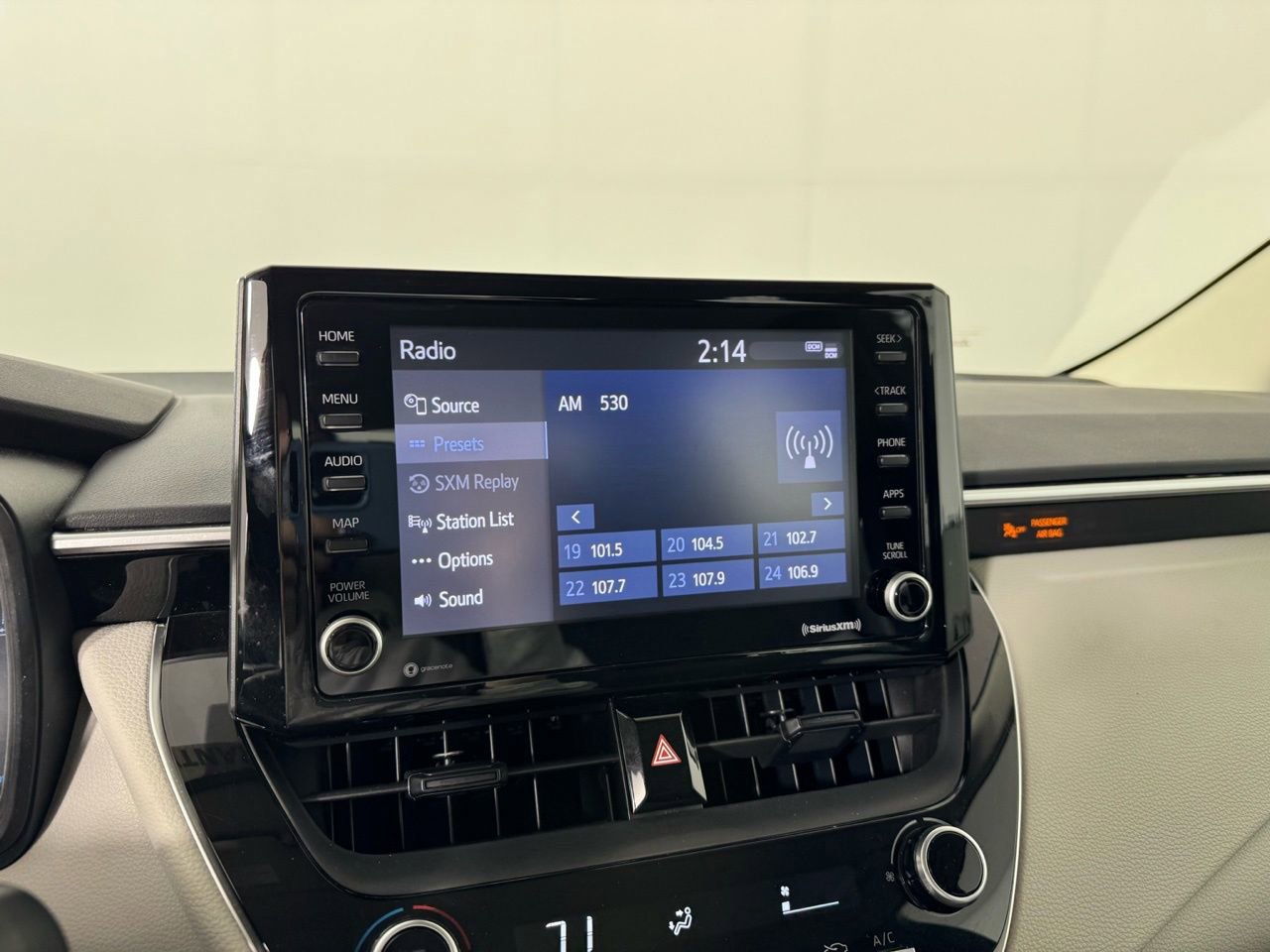 Used 2022 Toyota Corolla LE image 17