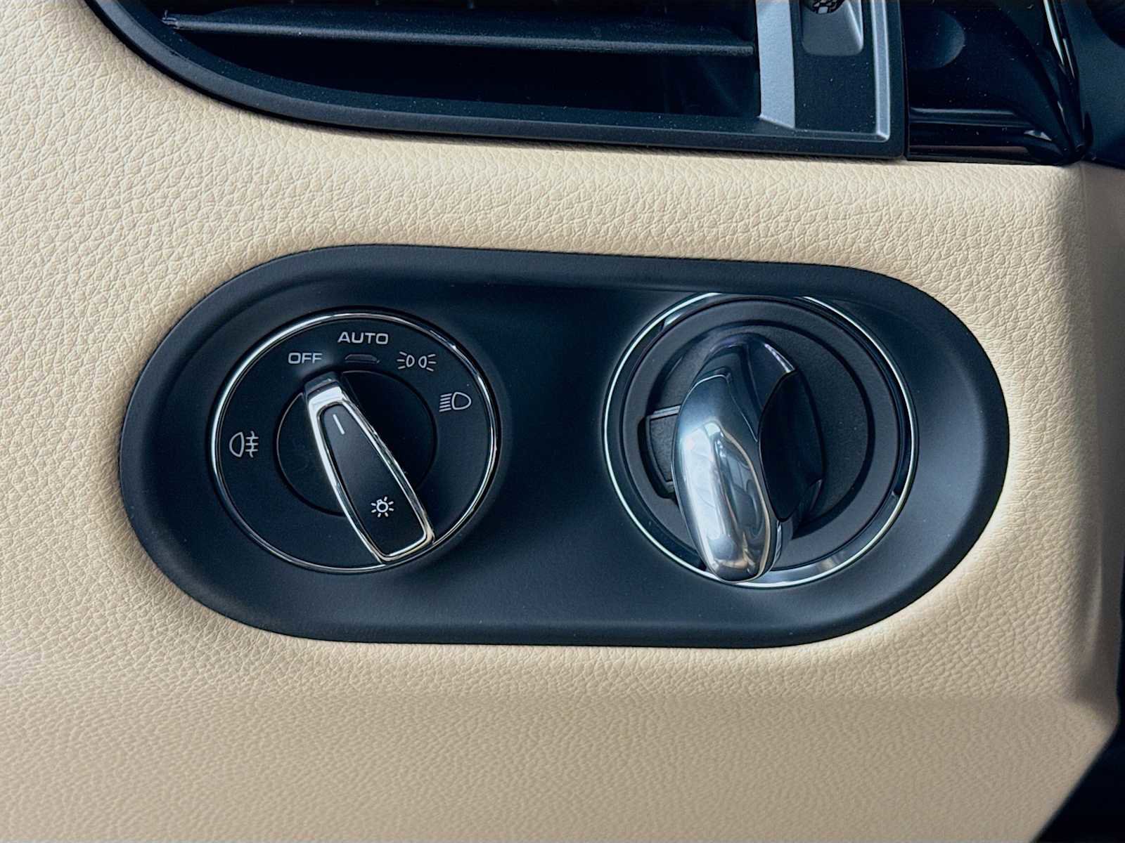 New 2026 Porsche Macan image 14