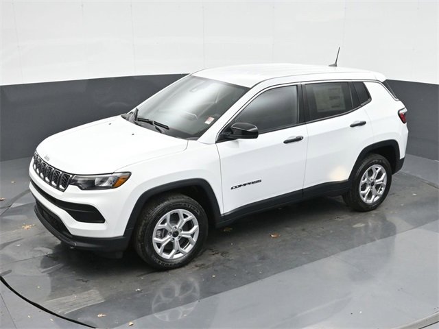 Used 2025 Jeep Compass Sport image 33