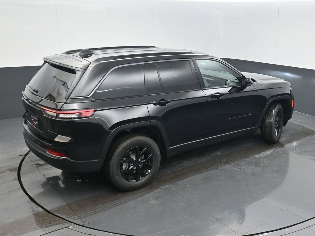 New 2026 Jeep Grand Cherokee Laredo image 43