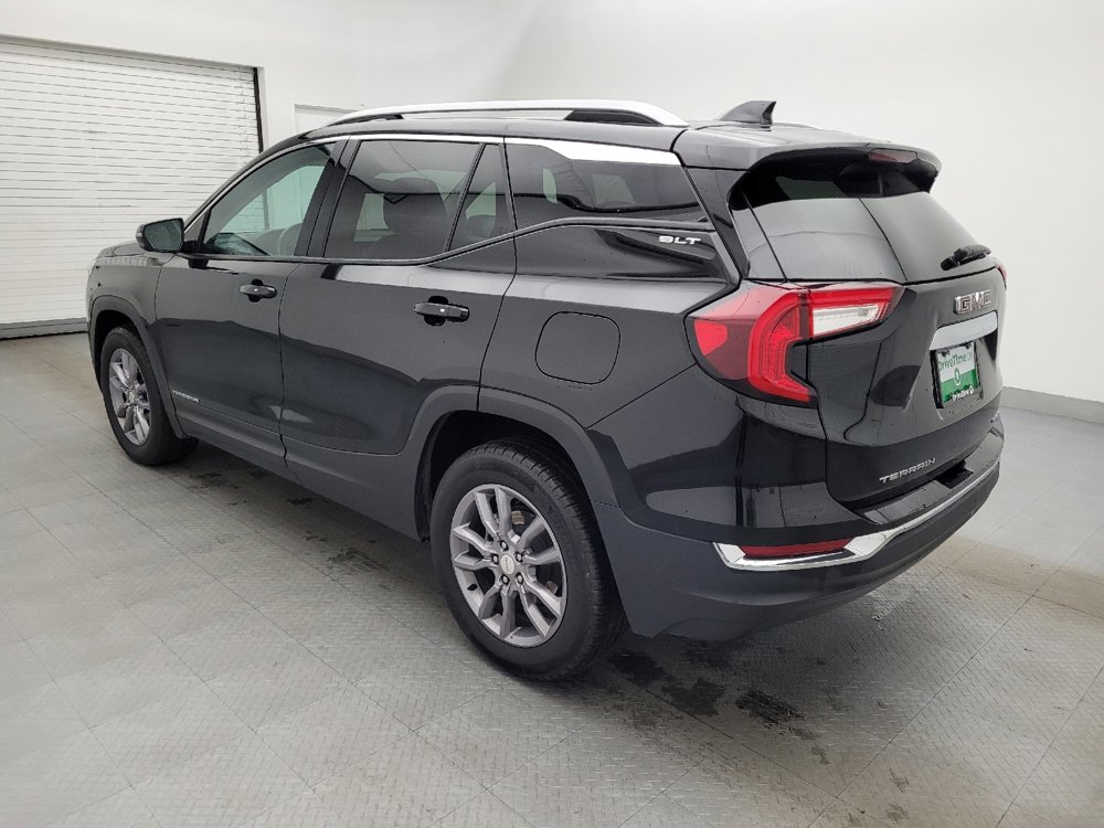 Used 2024 GMC Terrain SLT image 3