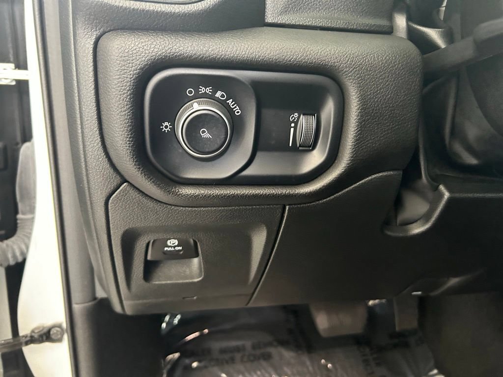 Used 2024 RAM 1500 Laramie RWD image 44