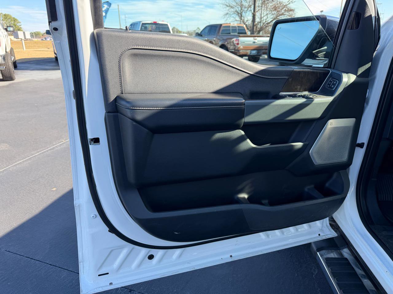Used 2021 Ford F150 Lariat w/ Equipment Group 502A High AWD/4WD image 11