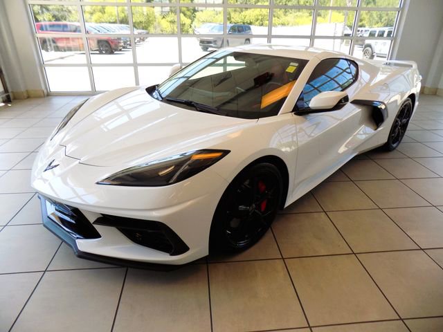 Used 2021 Chevrolet Corvette Stingray Premium Cpe w/ Z51 Performance Package RWD image 4