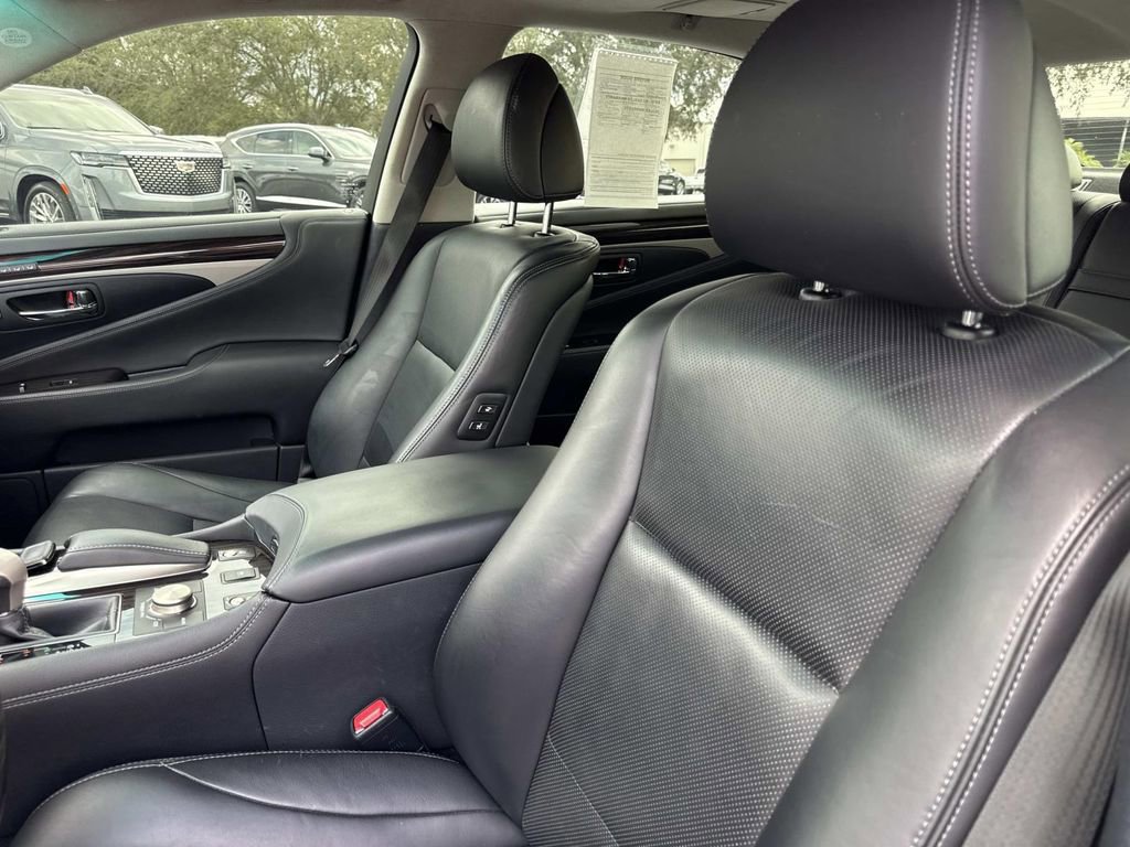 Used 2015 Lexus LS 460 L image 21