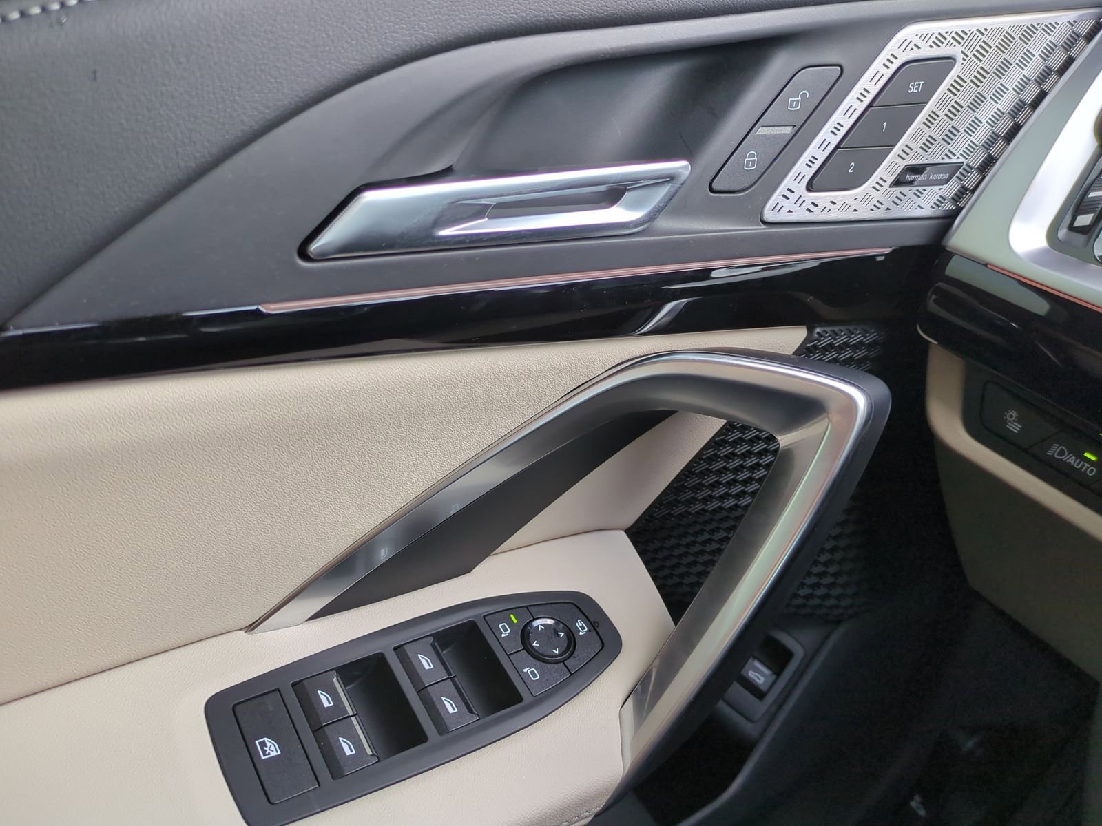 Certified 2025 BMW X1 xDrive28i w/ Technology Package image 13