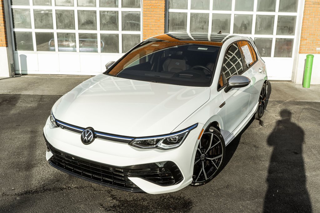 Used 2024 Volkswagen Golf R image 2