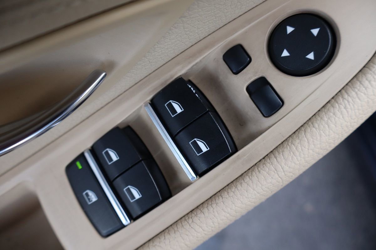 Used 2015 BMW 528i xDrive Sedan image 27