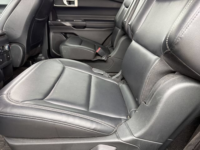 Used 2020 Ford Explorer XLT w/ Equipment Group 202A AWD/4WD image 11