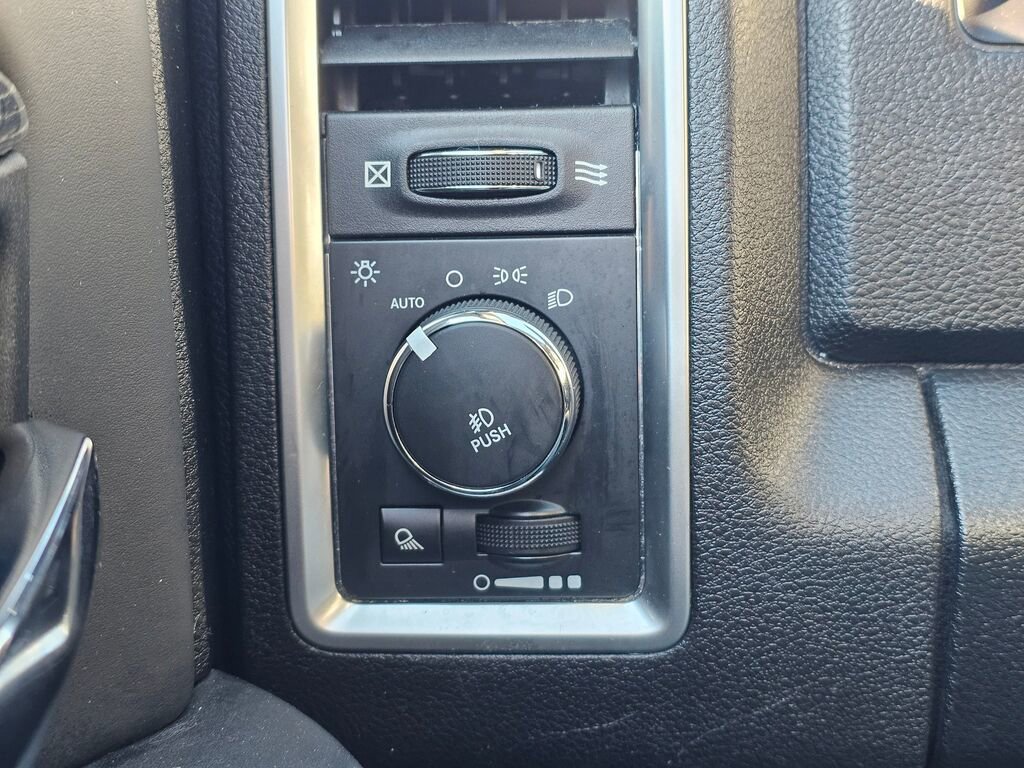 Used 2014 RAM 1500 Limited image 31