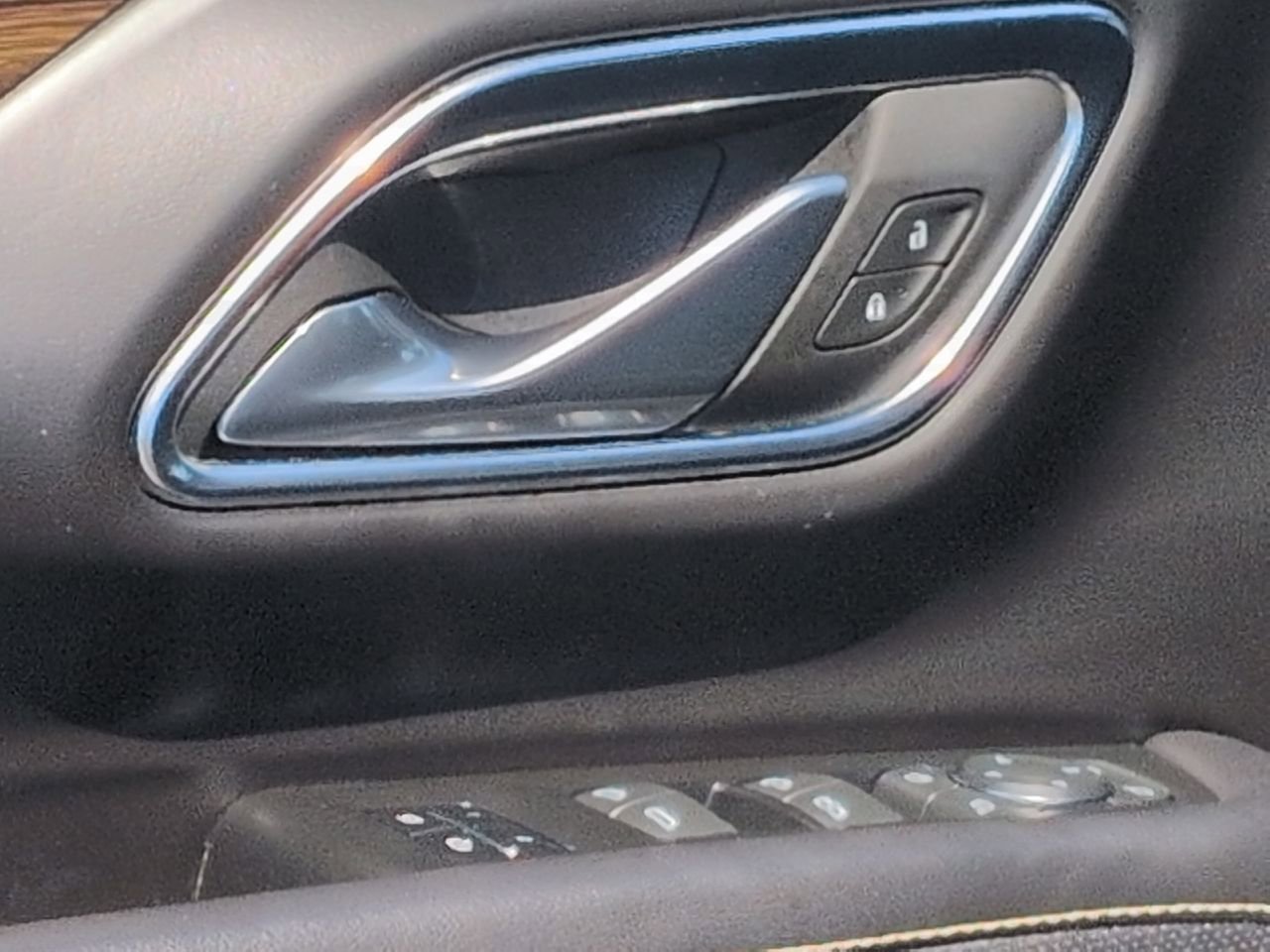 Used 2023 Chevrolet Tahoe Premier AWD/4WD image 24