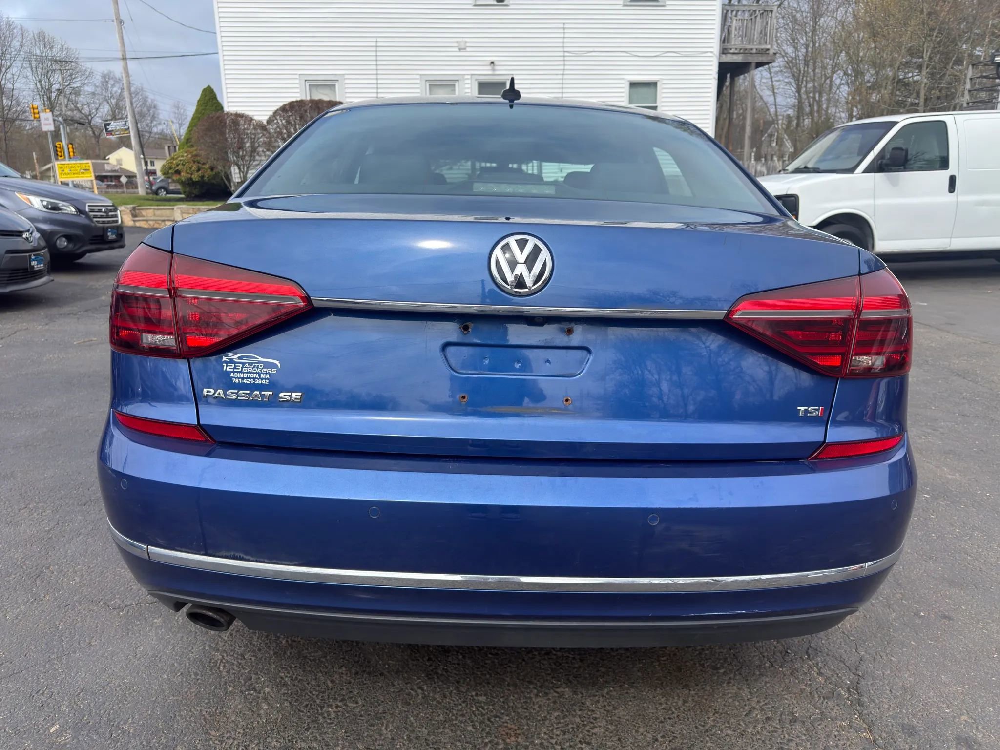 Used 2017 Volkswagen Passat 1.8T SE FWD image 6