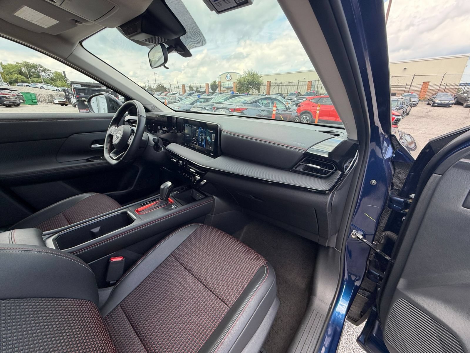 Used 2026 Nissan Kicks SR AWD/4WD image 29