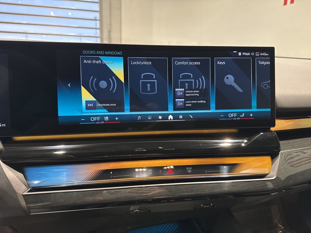 Used 2025 BMW i5 xDrive40 w/ Premium Package AWD/4WD image 27
