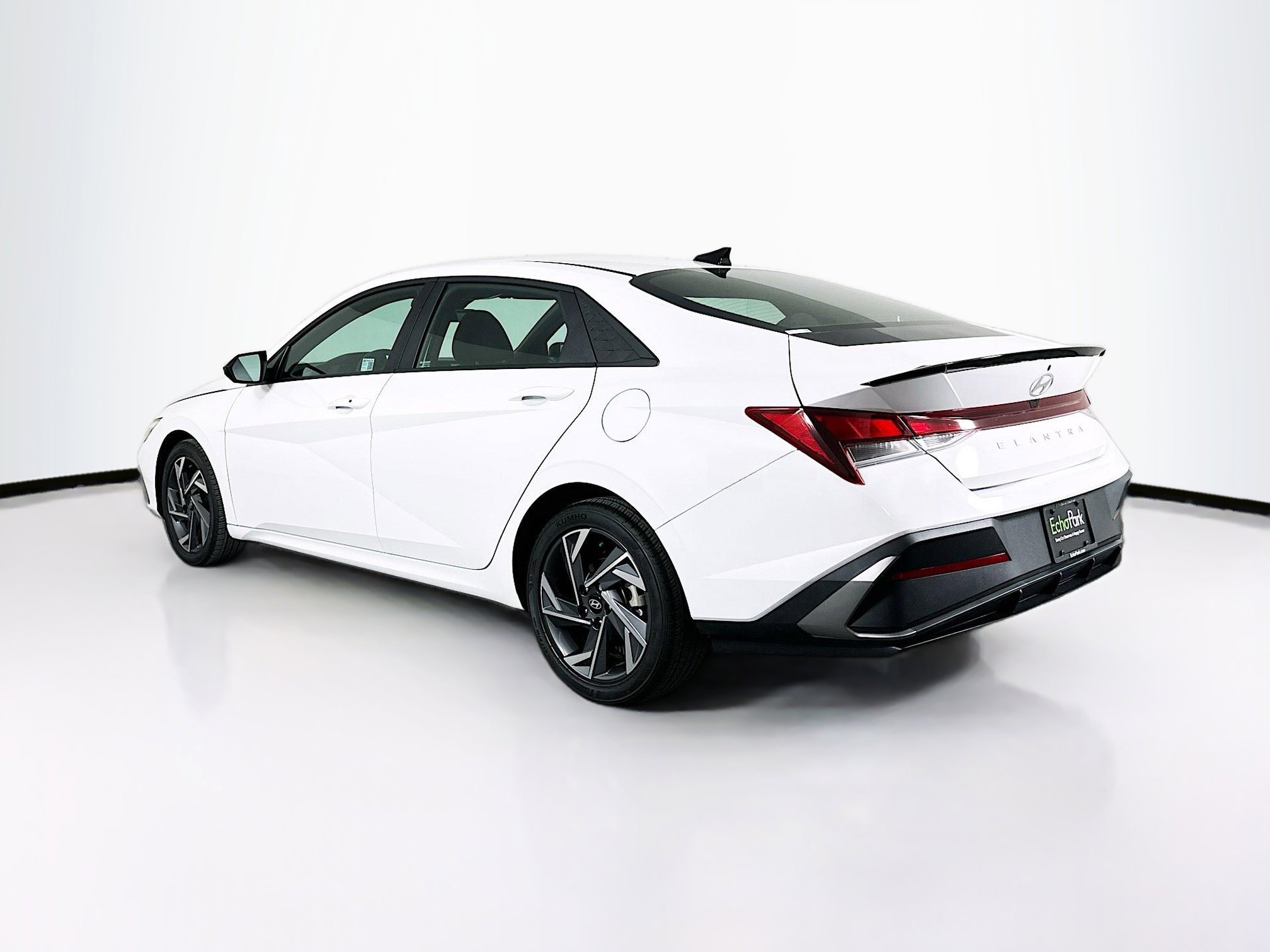 Used 2025 Hyundai Elantra Sport image 5