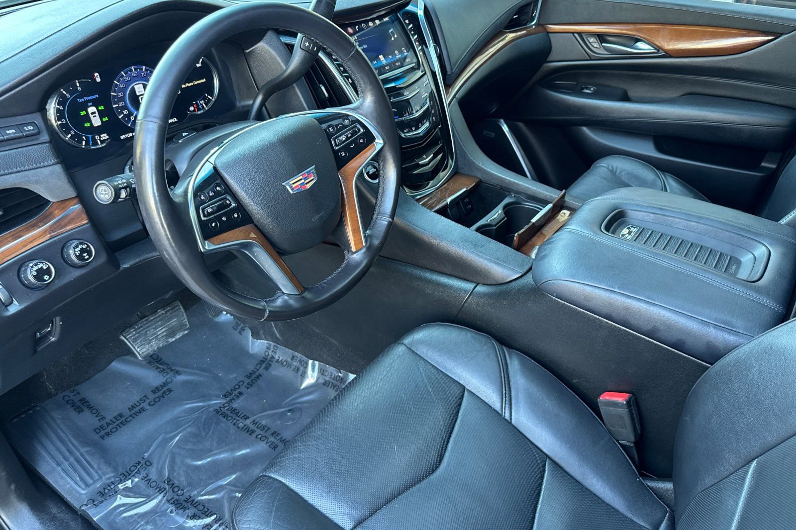 Used 2018 Cadillac Escalade ESV Premium Luxury image 11