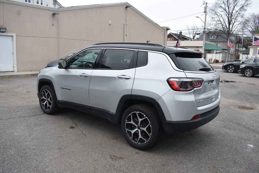 Used 2025 Jeep Compass Limited image 8