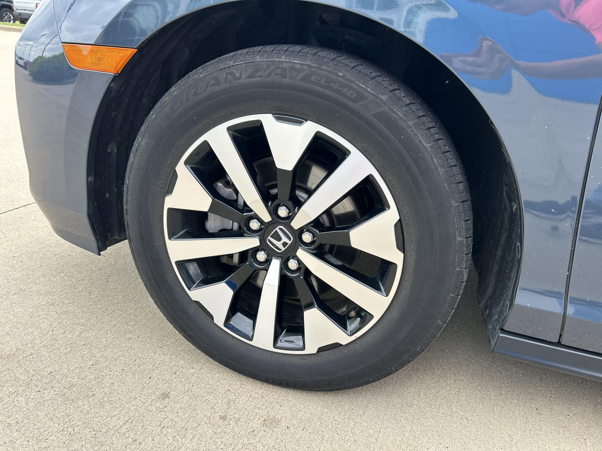 Used 2025 Honda Odyssey EX-L image 10