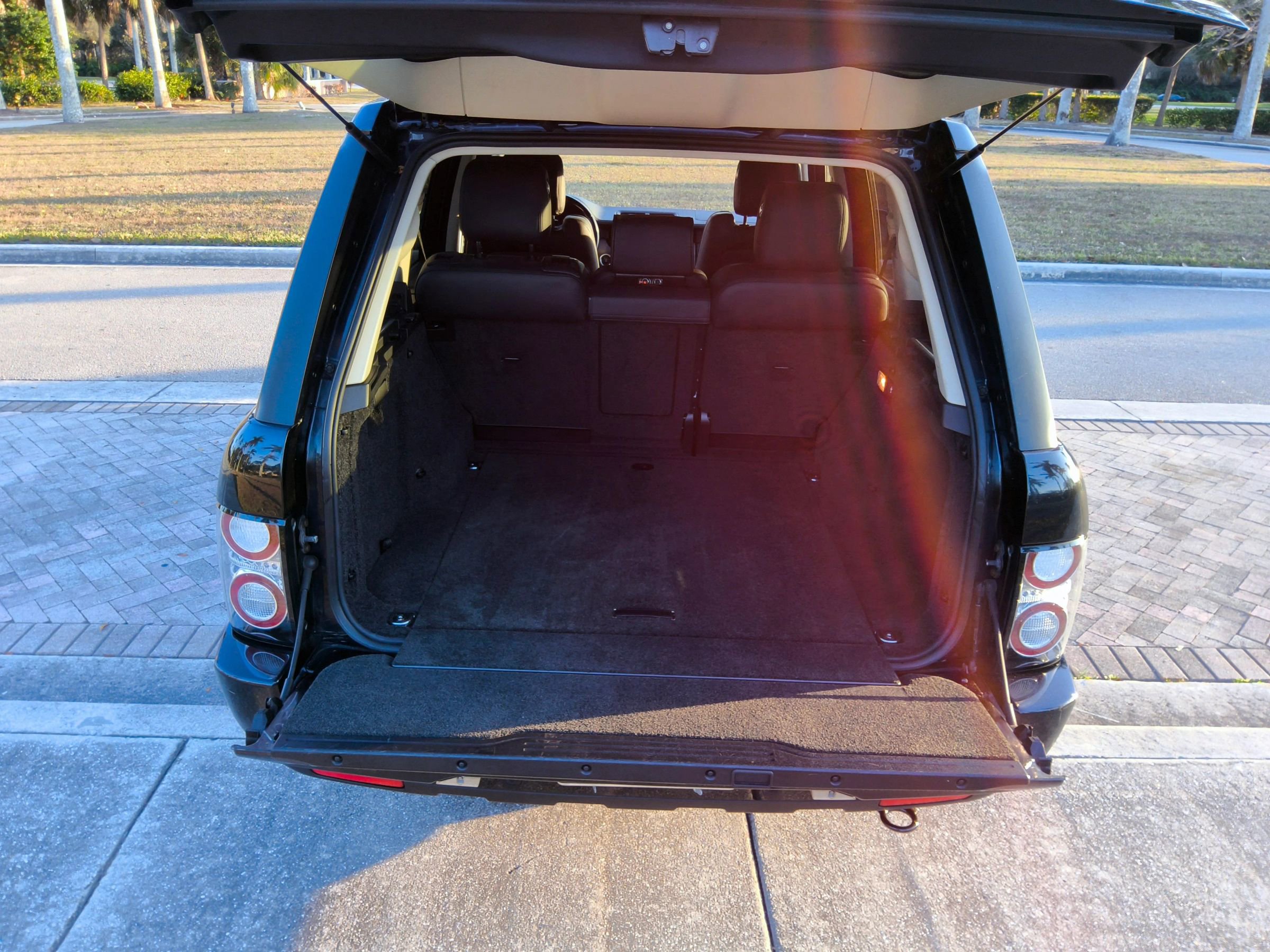 Used 2012 Land Rover Range Rover Supercharged image 50