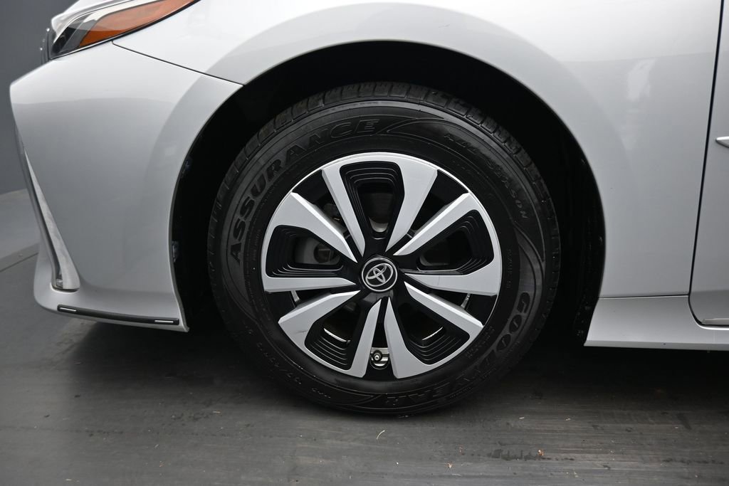 Used 2017 Toyota Prius Prime Premium FWD image 46
