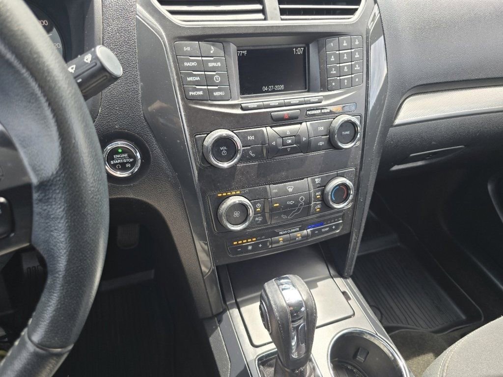Used 2018 Ford Explorer XLT AWD/4WD image 28