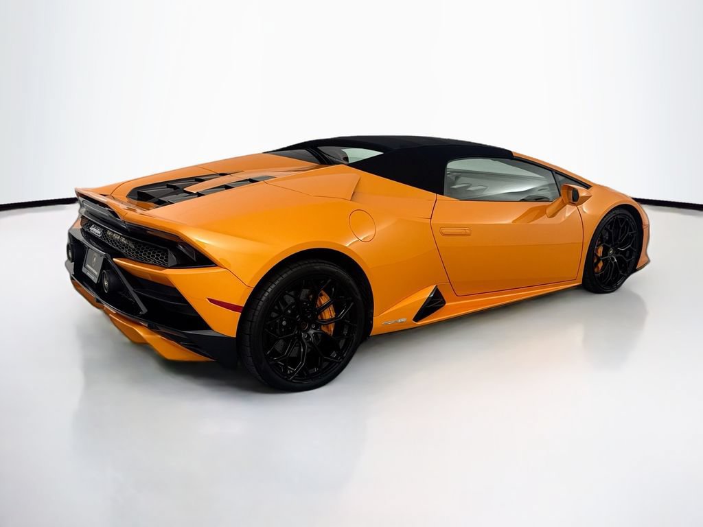 Used 2020 Lamborghini Huracan EVO RWD image 34