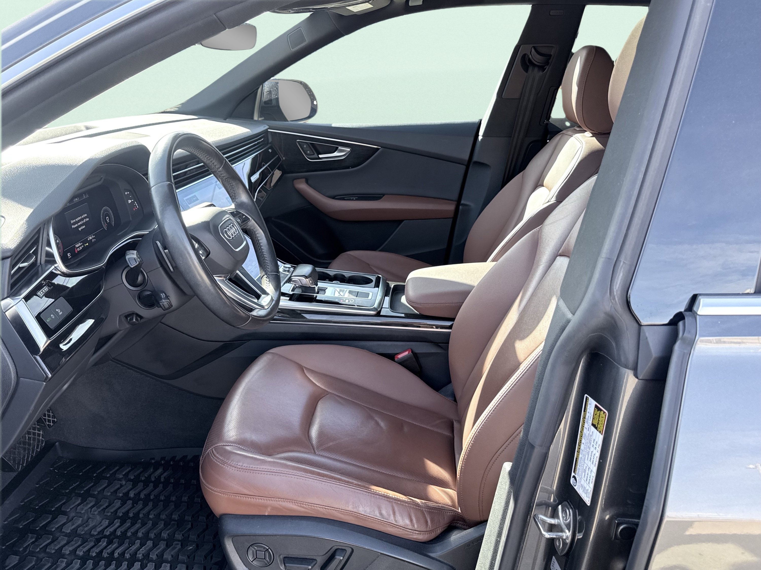 Used 2019 Audi Q8 Premium Plus w/ Premium Plus AWD/4WD image 24