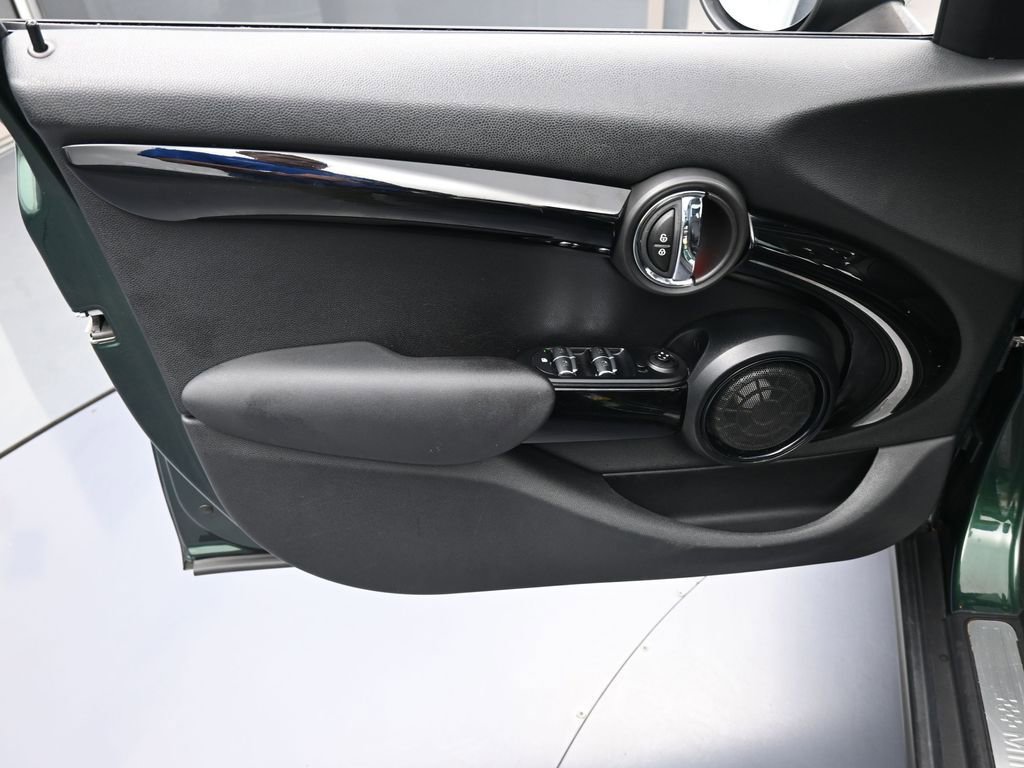 Used 2016 MINI Cooper S image 13