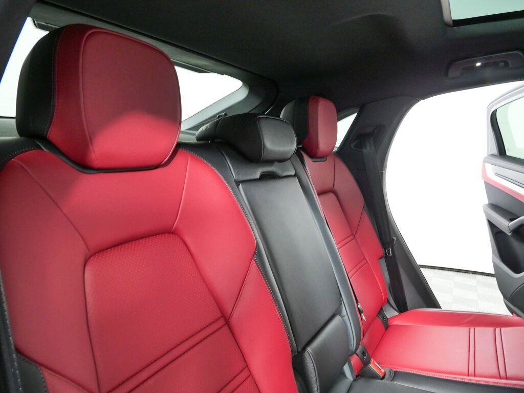 New 2026 Porsche Cayenne Coupe AWD/4WD image 24