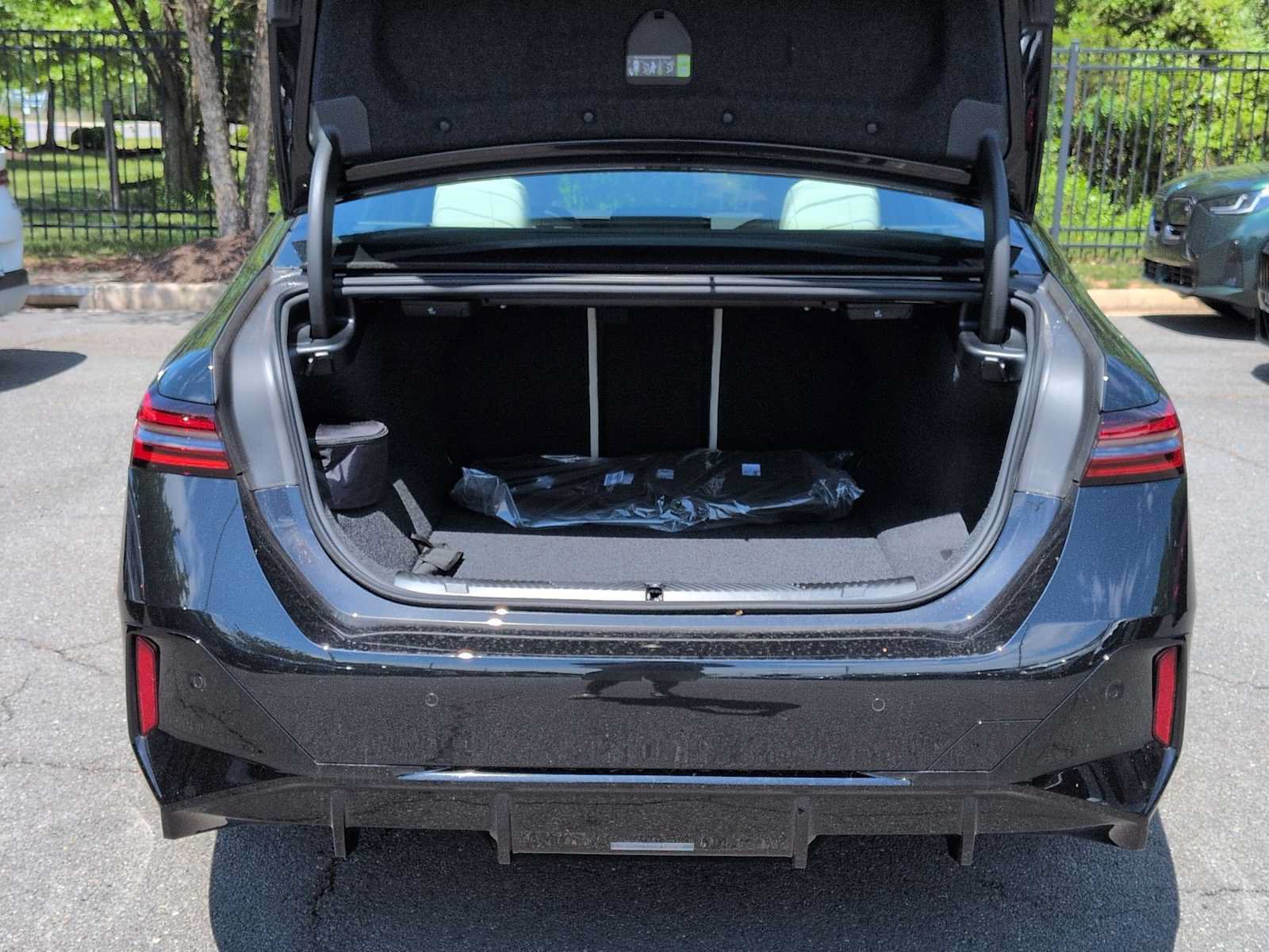 New 2026 BMW i5 w/ Executive Package AWD/4WD image 36