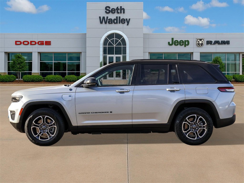 Used 2022 Jeep Grand Cherokee Trailhawk image 4