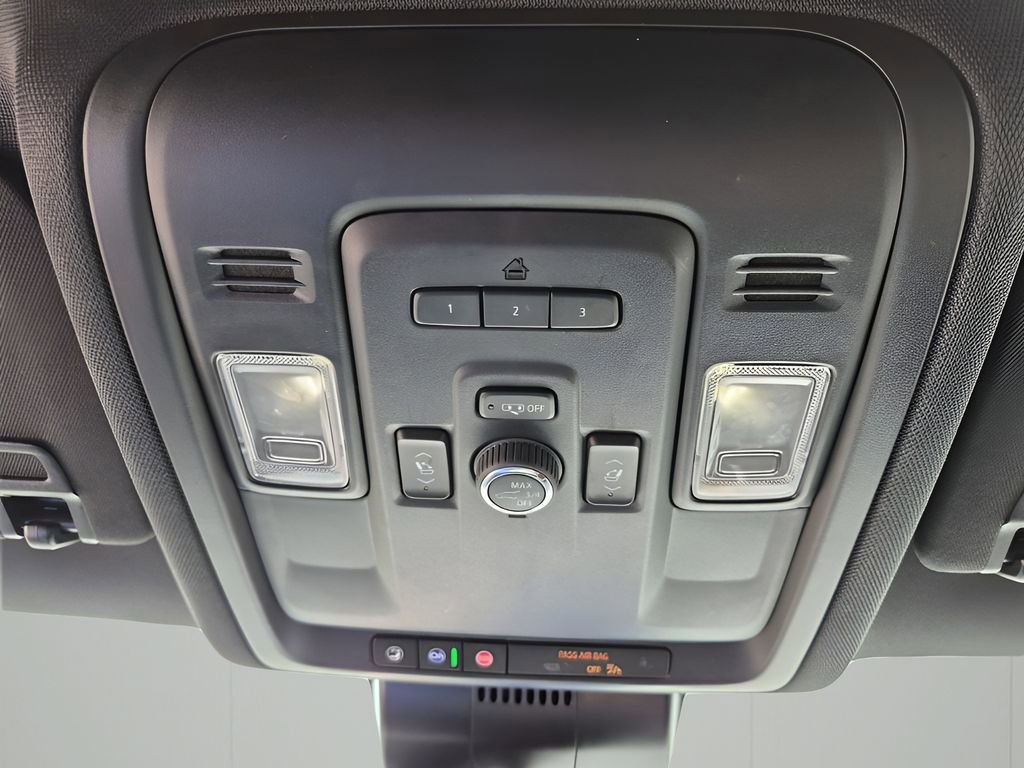 Used 2023 Chevrolet Suburban RST w/ Luxury Package AWD/4WD image 42