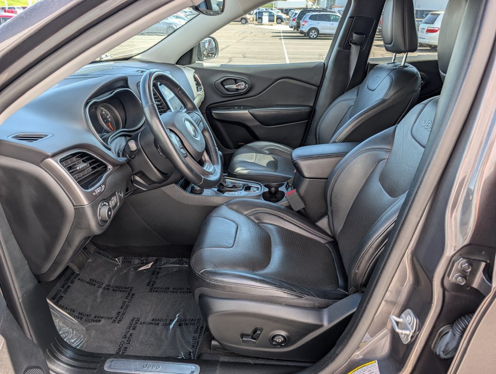 Used 2019 Jeep Cherokee Limited AWD/4WD image 14