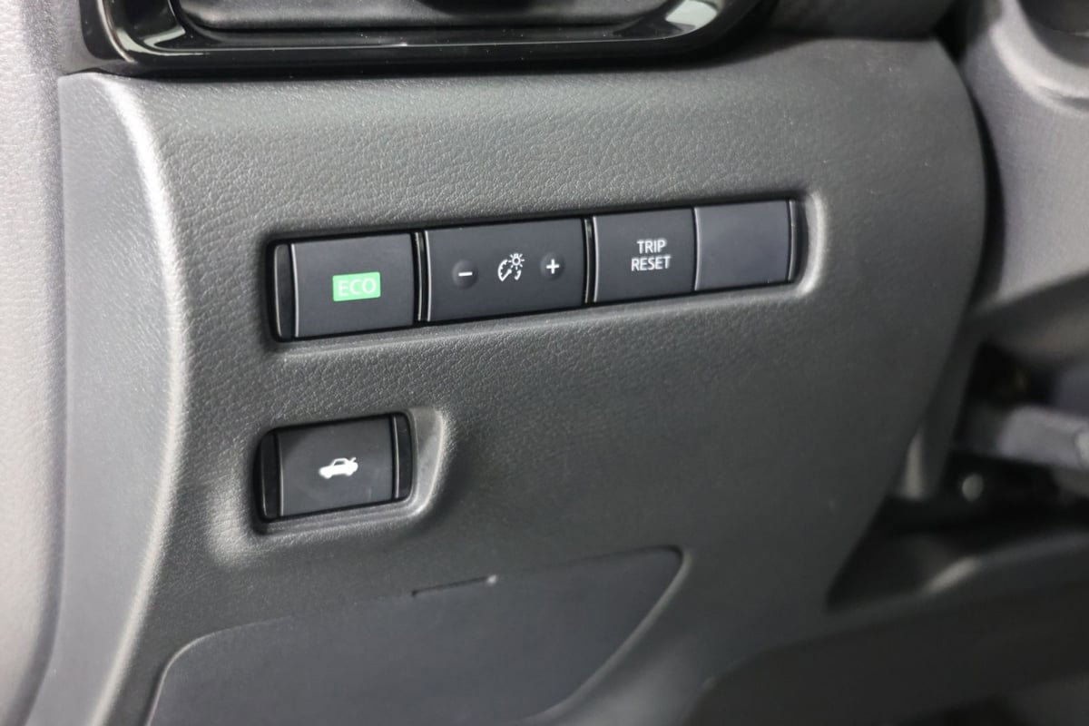 Used 2025 Nissan Sentra SV FWD image 20