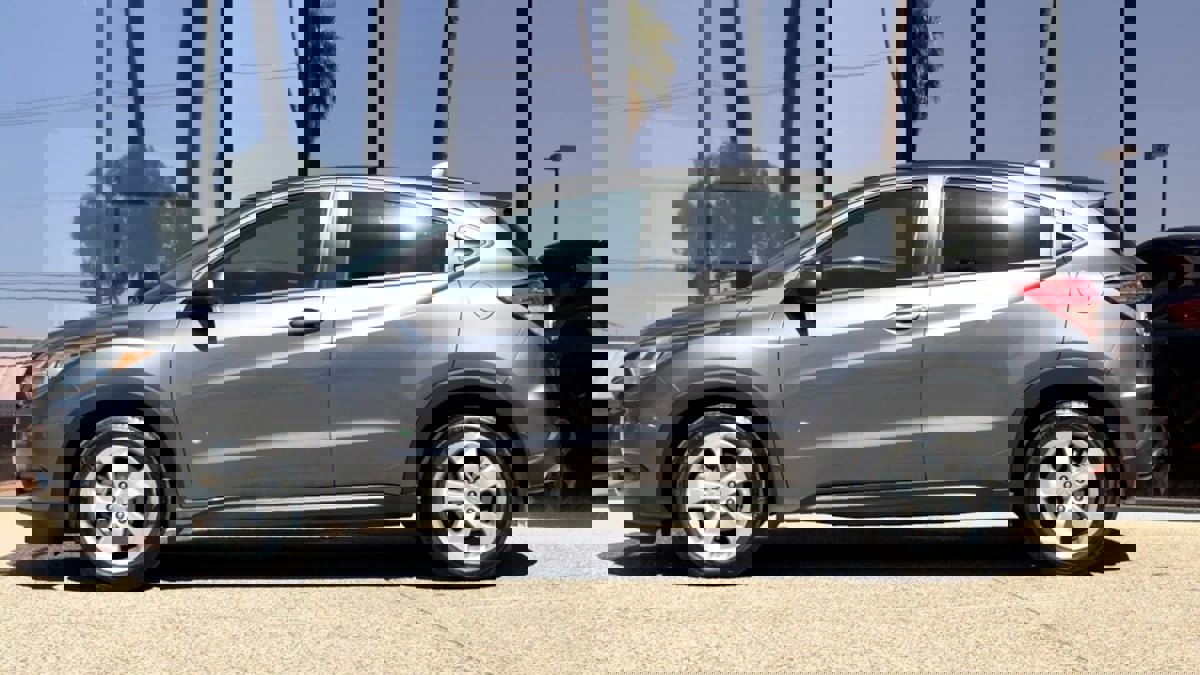 Used 2016 Honda HR-V LX image 8