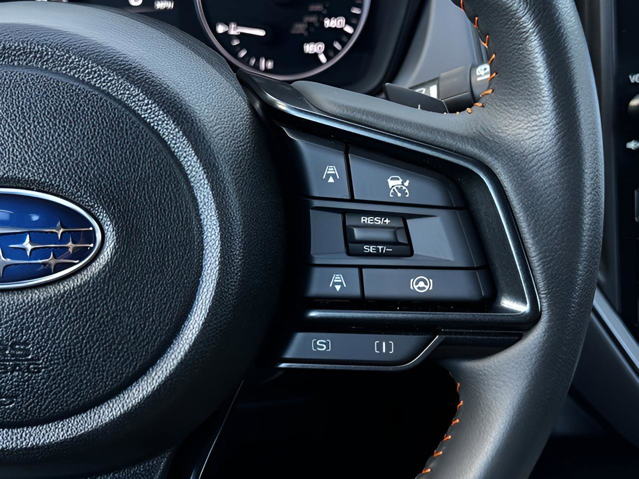 Used 2024 Subaru Crosstrek 2.5i Limited w/ Crosstrek Mirror Package image 11