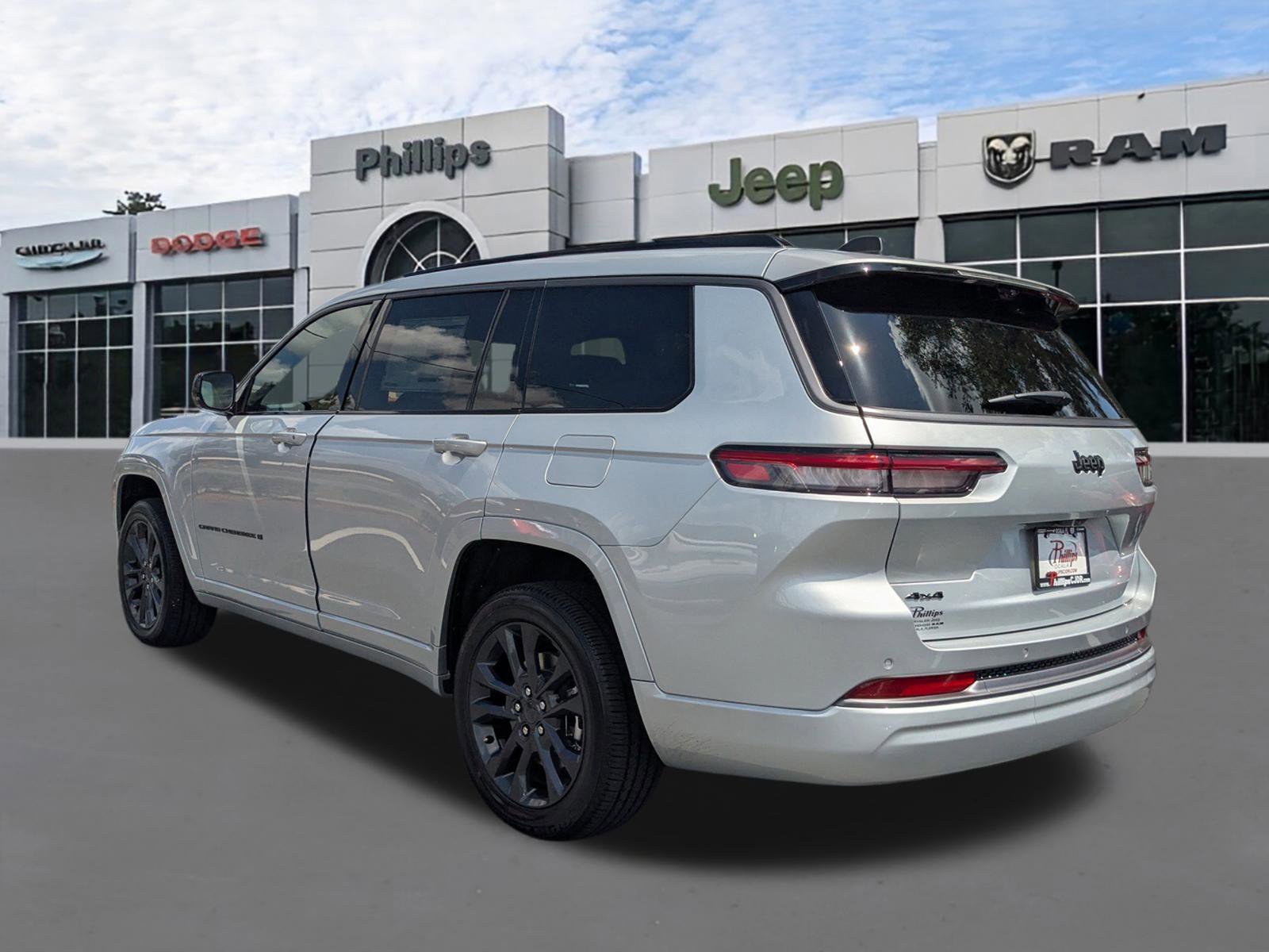 New 2026 Jeep Grand Cherokee L Limited AWD/4WD image 5