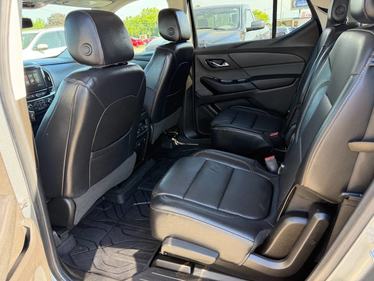 Used 2018 Chevrolet Traverse Premier w/ LPO, Floor Liner Package AWD/4WD image 11