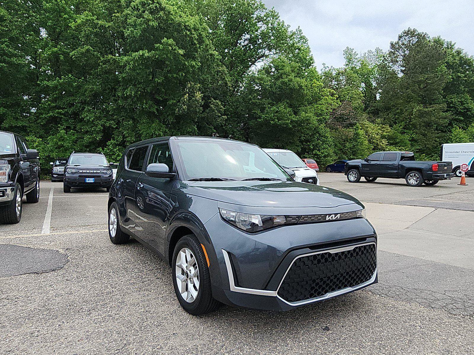 Used 2024 Kia Soul LX w/ Option Group 015 FWD image 7