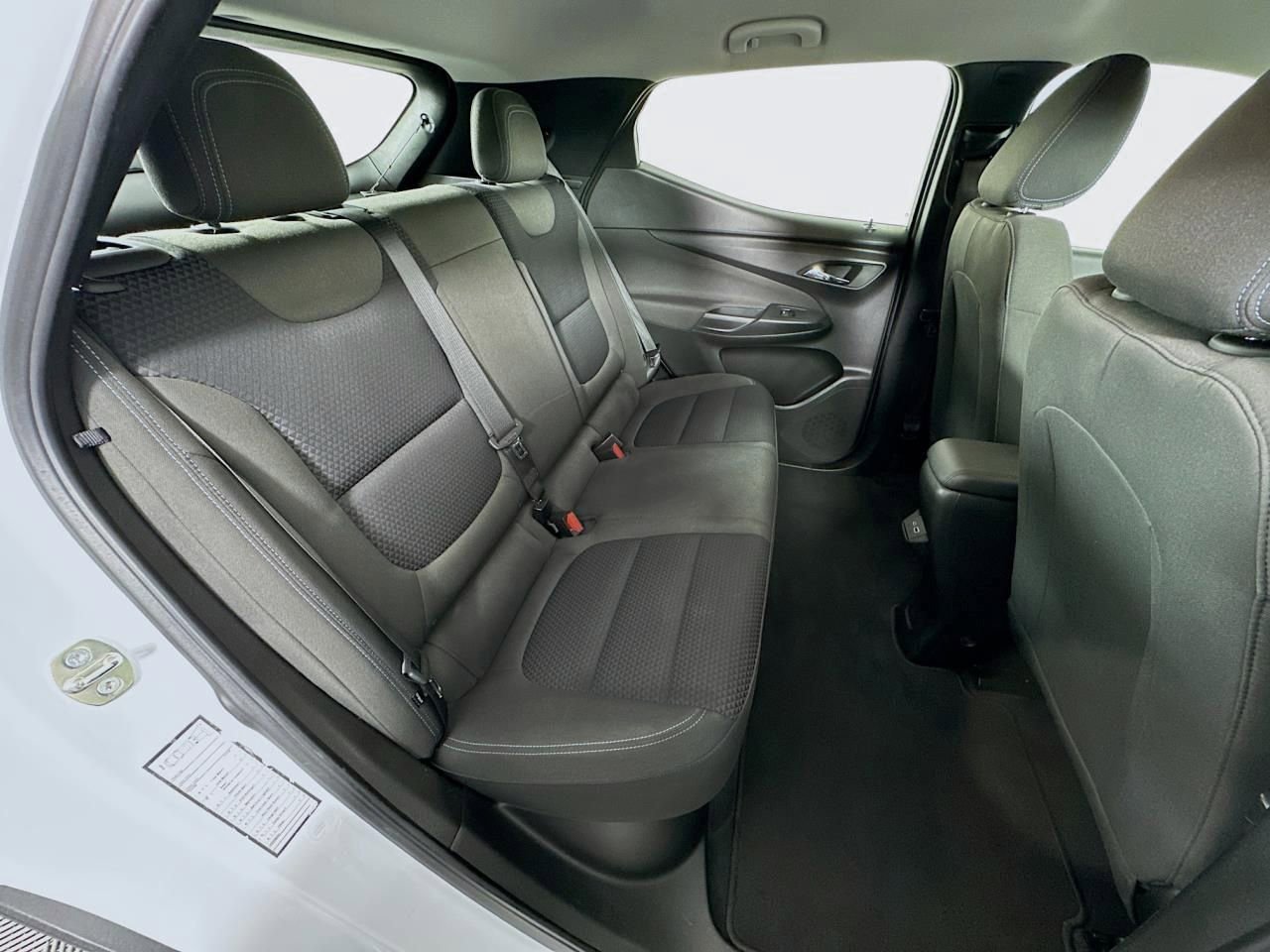 Used 2023 Chevrolet Bolt EUV LT FWD image 37