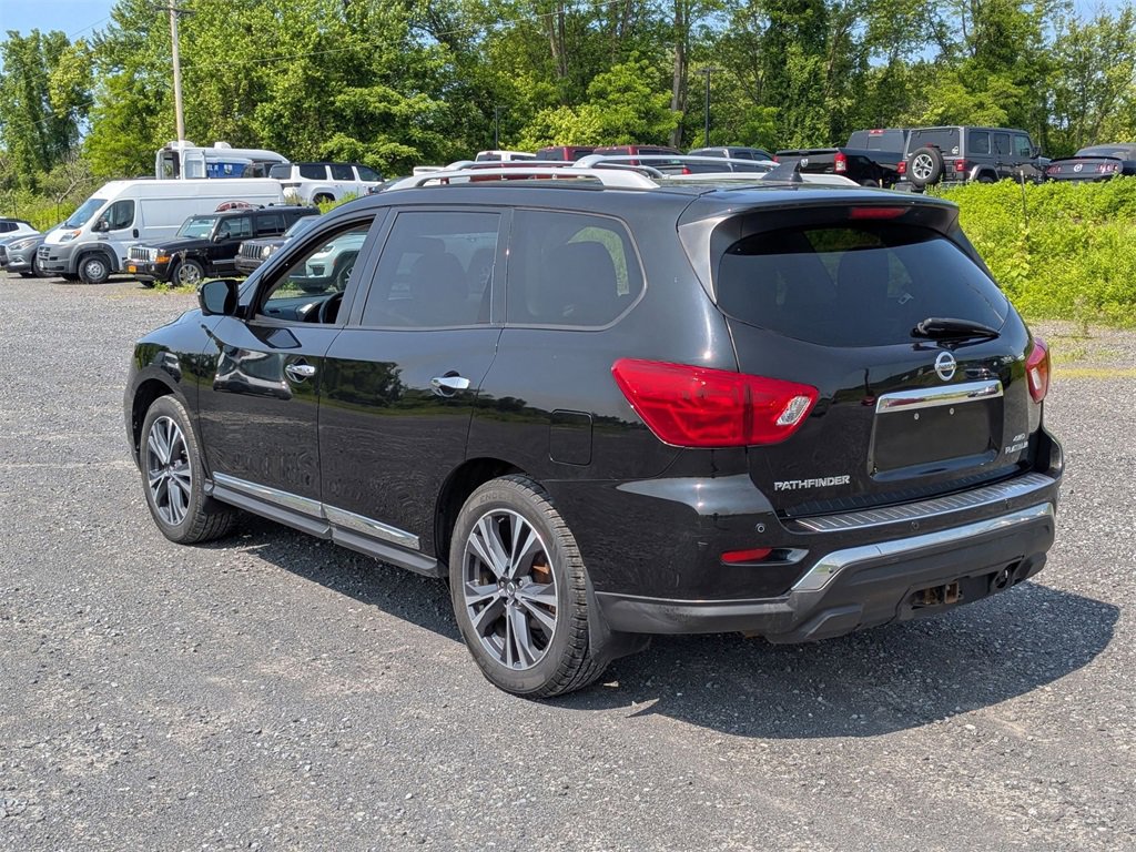 Used 2020 Nissan Pathfinder Platinum image 5
