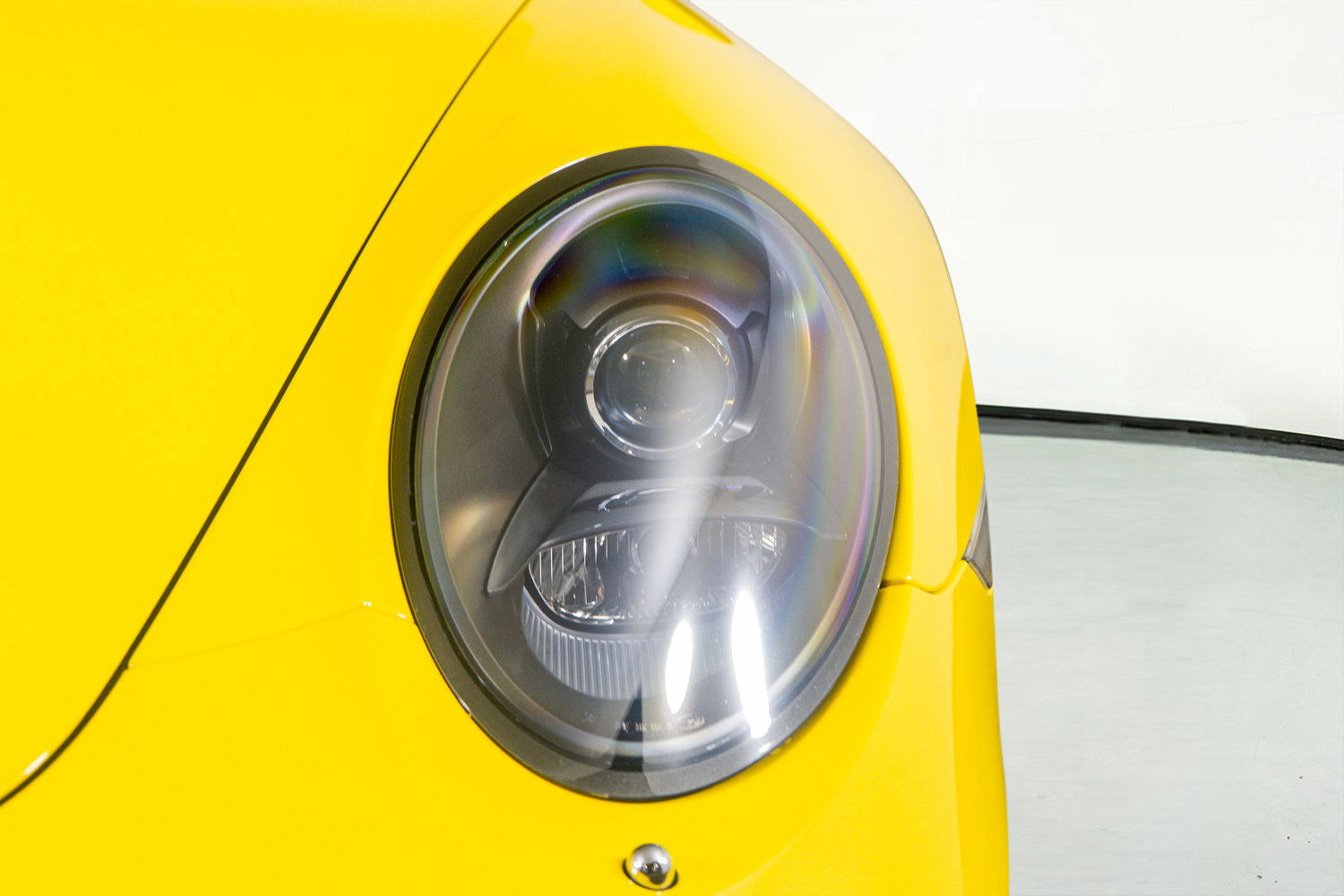 Used 2015 Porsche 911 Turbo w/ Sport Chrono Package image 25