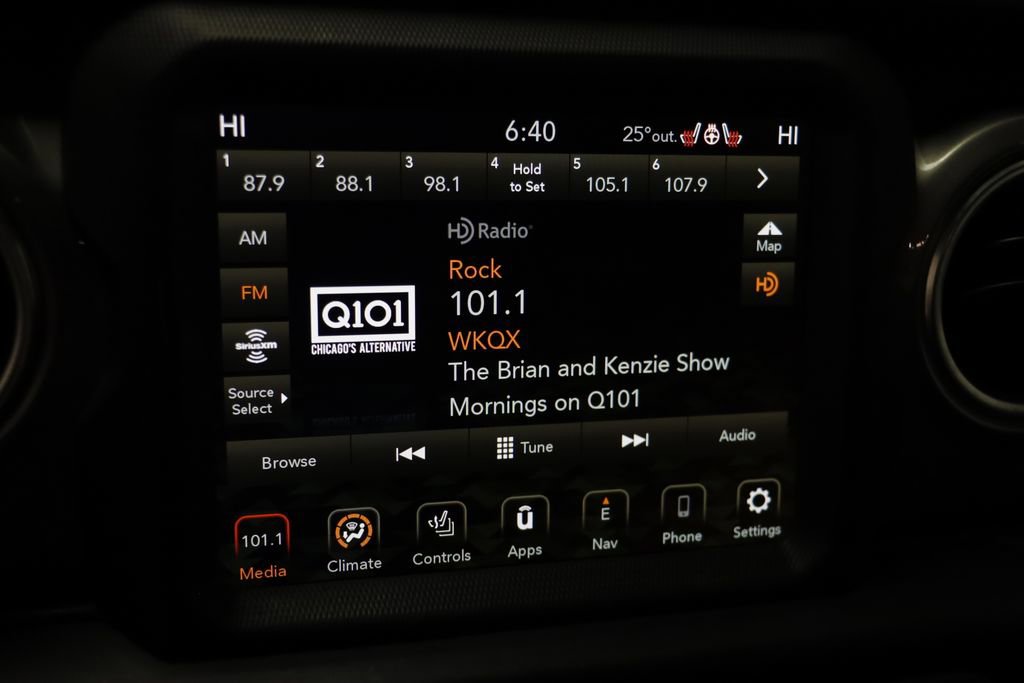 Used 2021 Jeep Wrangler Unlimited Sahara image 9