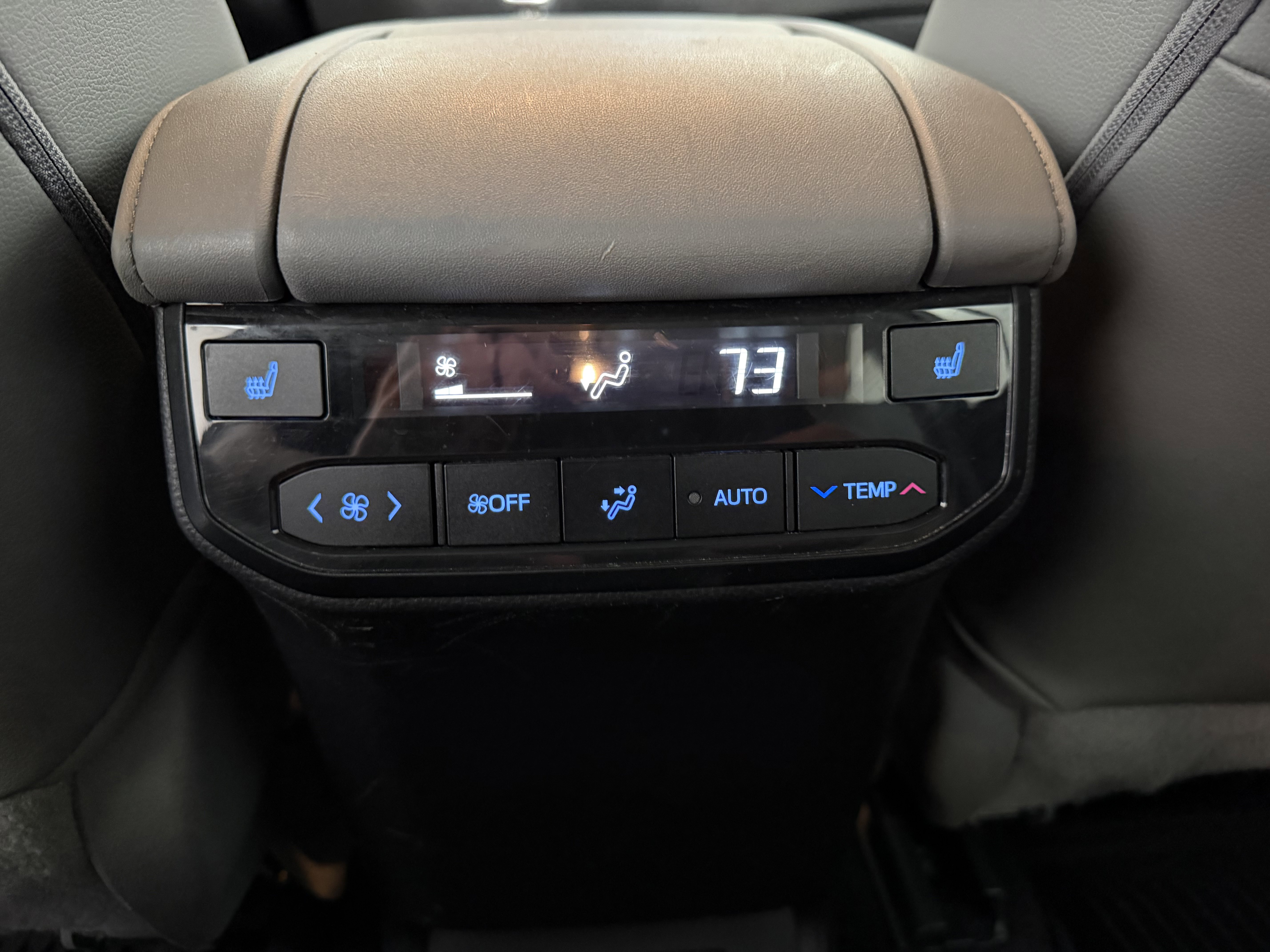 Used 2022 Toyota Highlander Platinum AWD/4WD image 29