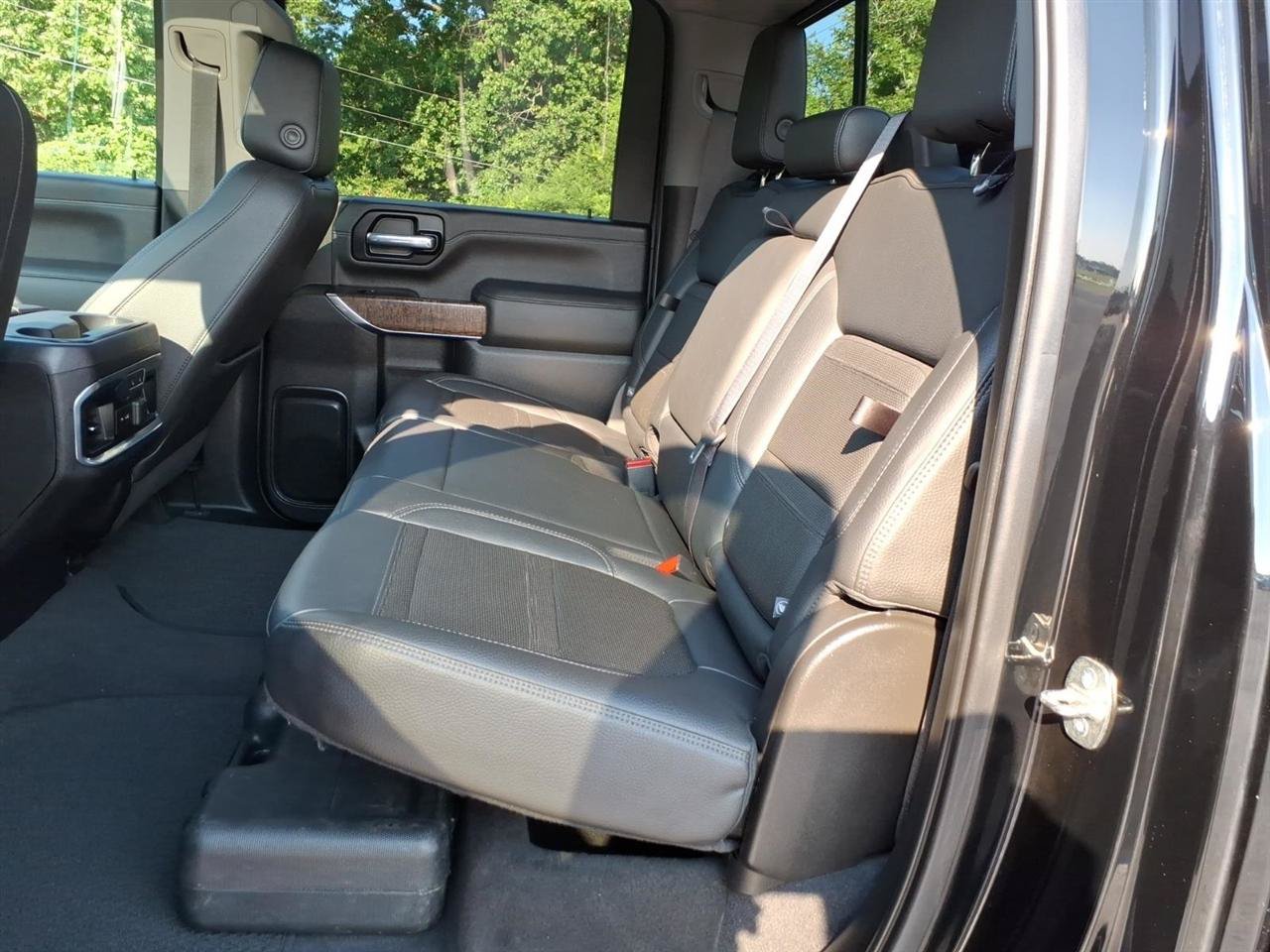 Used 2020 GMC Sierra 3500 Denali w/ Denali Ultimate Package AWD/4WD image 8
