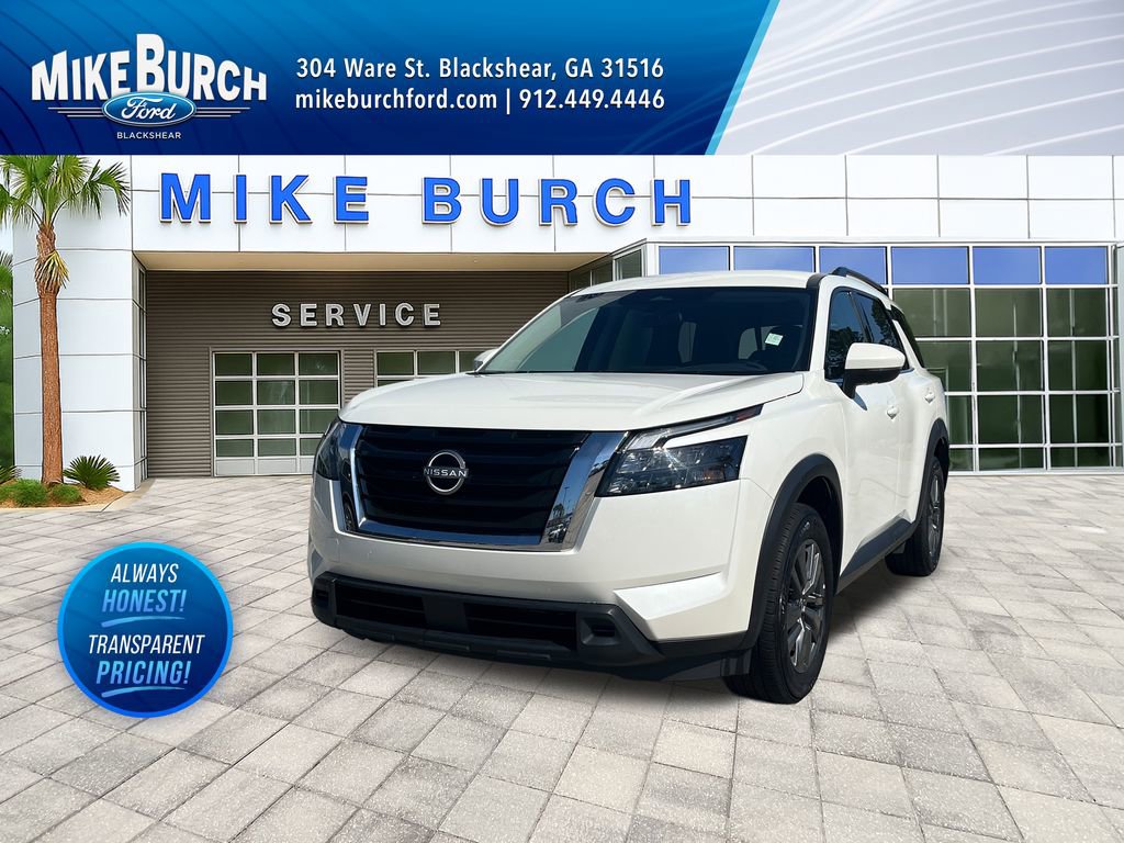 Used 2024 Nissan Pathfinder SV