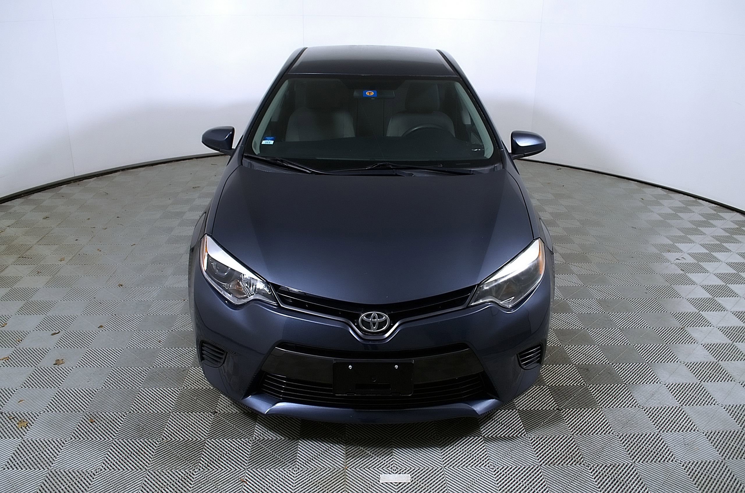 Used 2016 Toyota Corolla LE FWD image 4