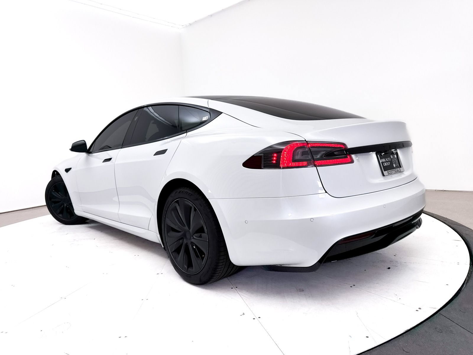 Used 2022 Tesla Model S AWD/4WD image 2