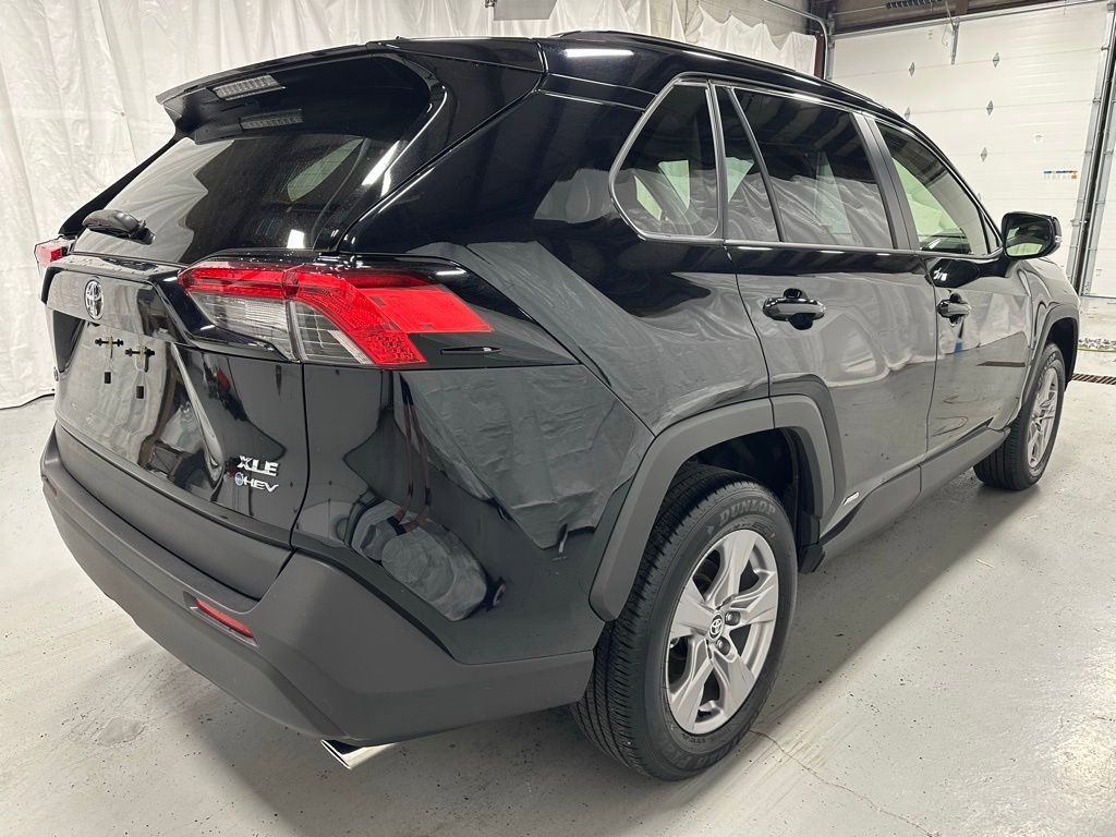Used 2025 Toyota RAV4 XLE image 7