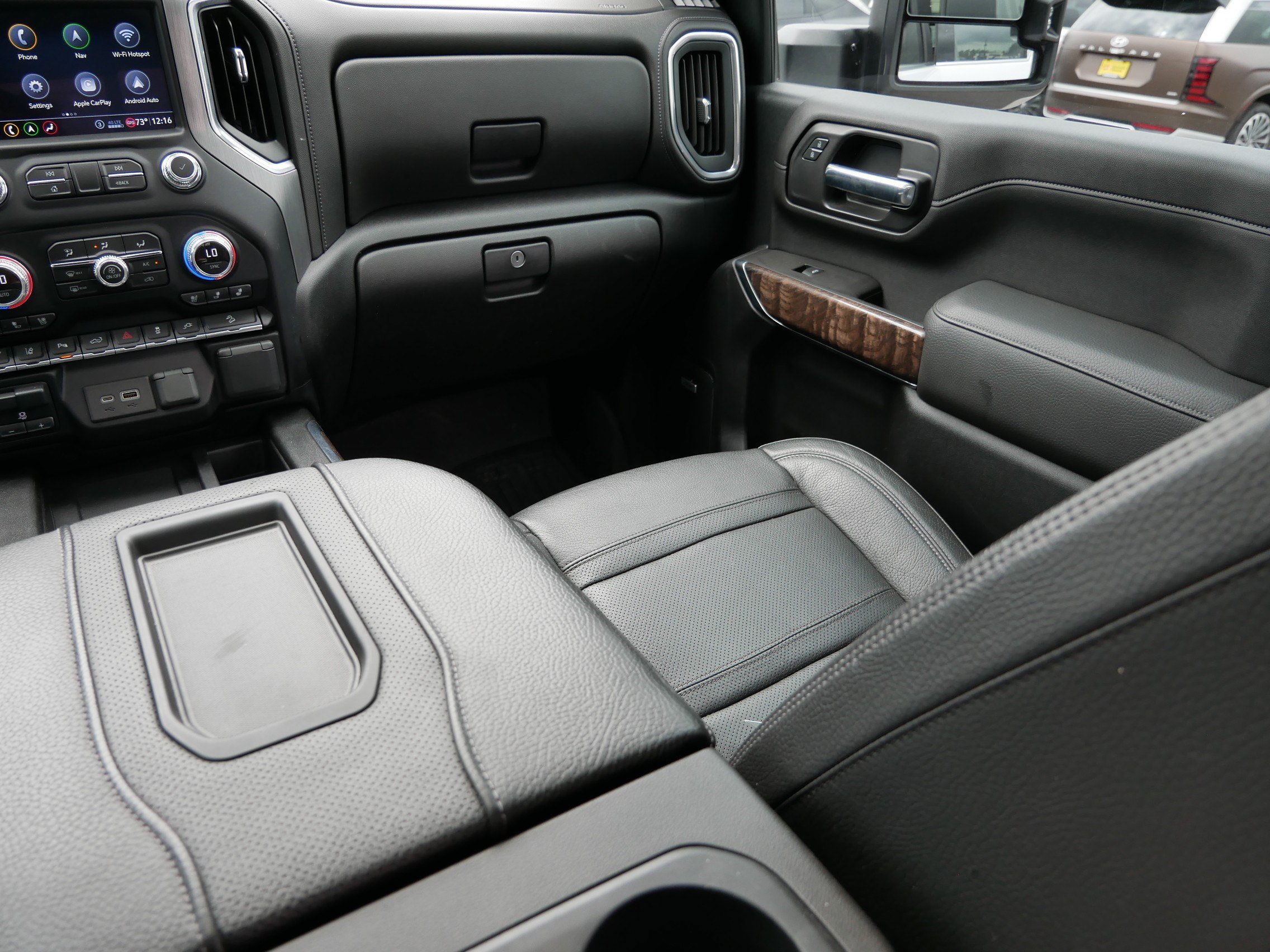 Used 2020 GMC Sierra 3500 Denali w/ Denali Ultimate Package AWD/4WD image 11